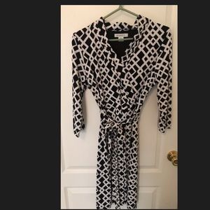 Liz Claiborne Long Sleeve Printed Dress.